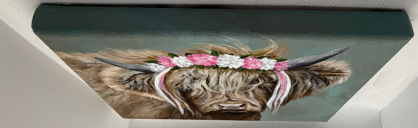 7 x 5 Inch Scottish Highland Cow with Pink and White Garland